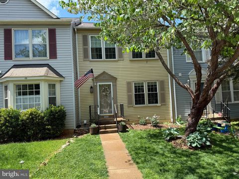 Photo of 63 Pepper Tree Court, WARRENTON, VA 20186 (MLS # VAFQ2022136)