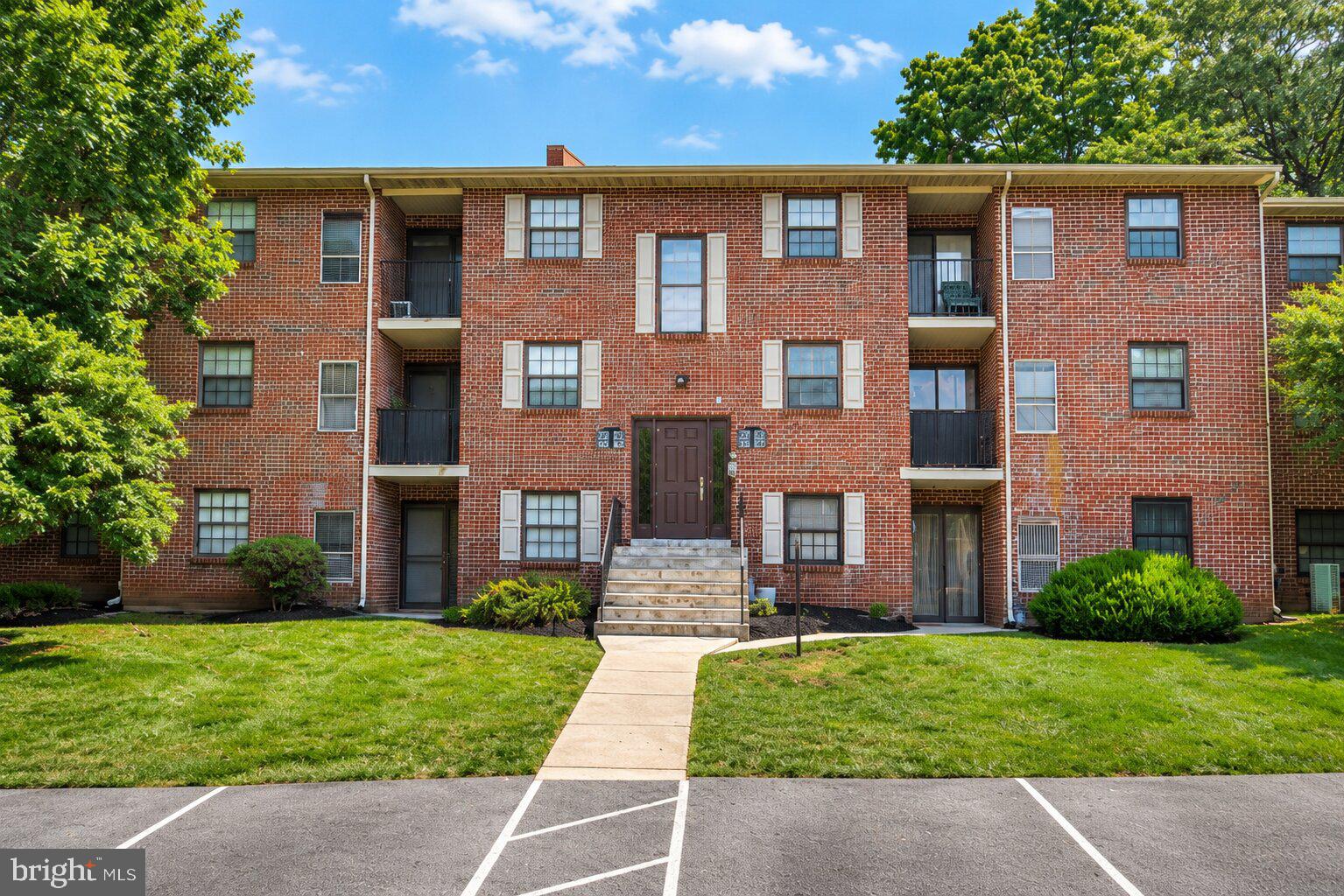 2419 POND VIEW DRIVE