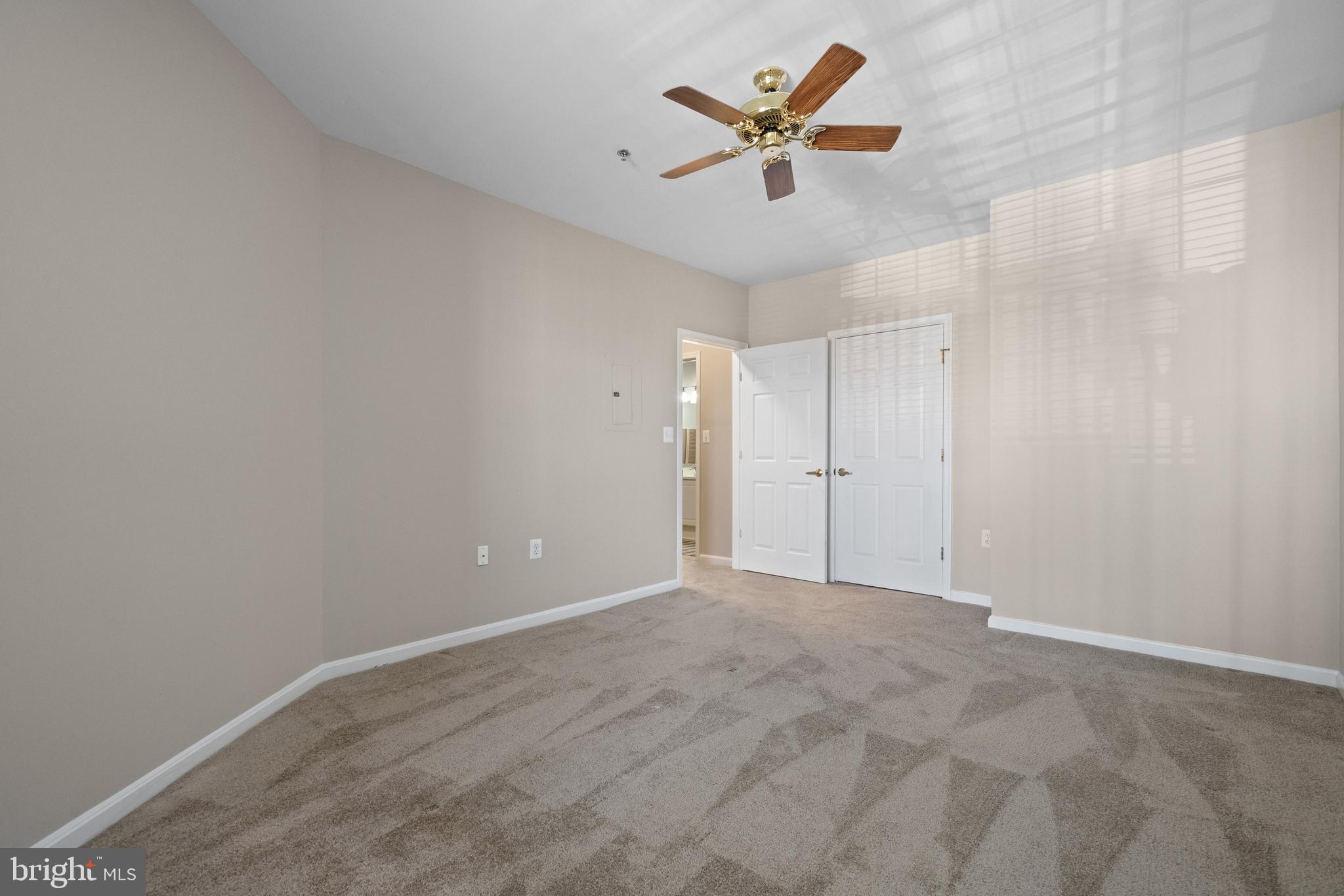 CAMERON STATION - Residential