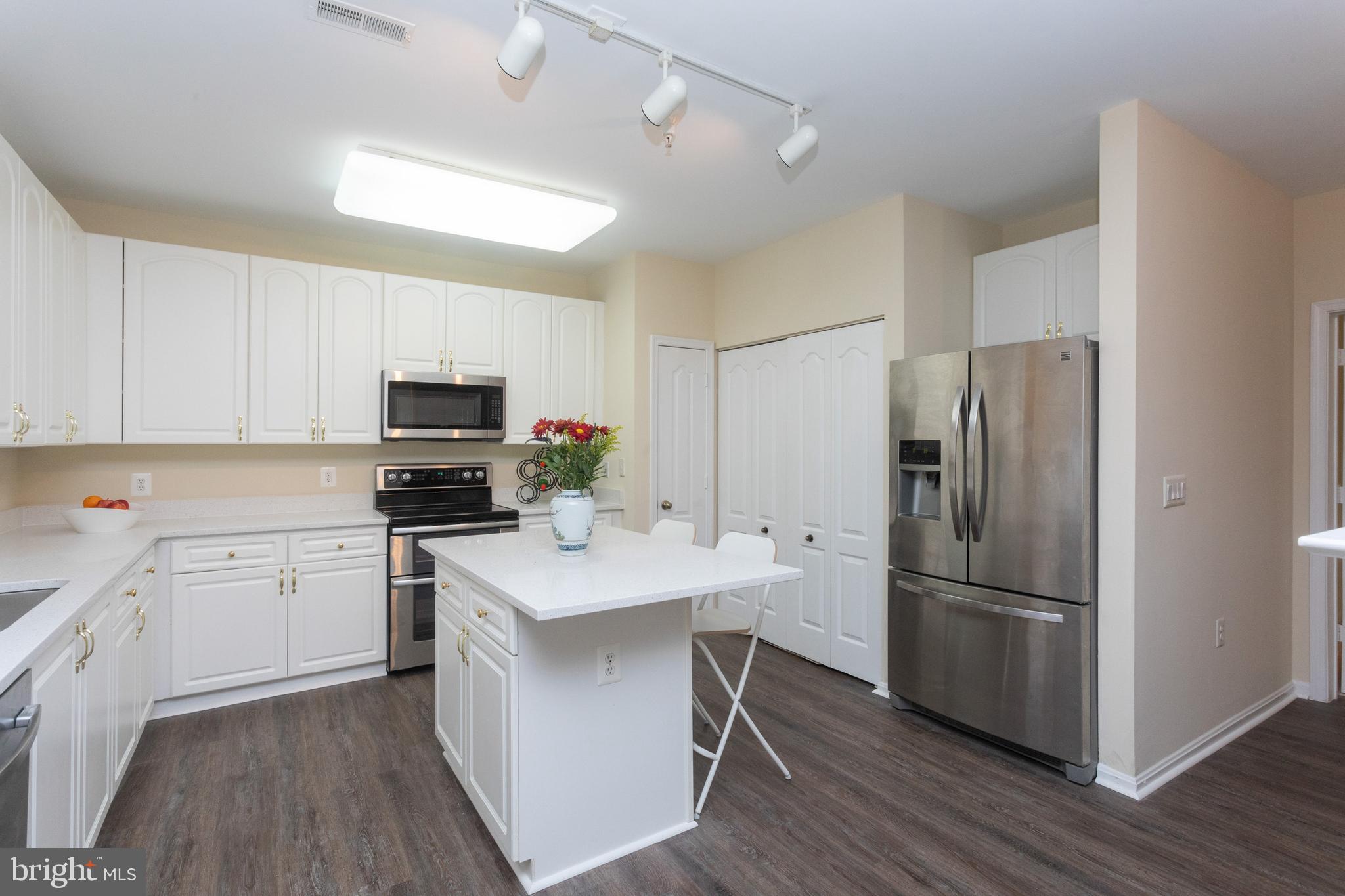 HIGH VIEW AT HUNT VALLEY - Residential