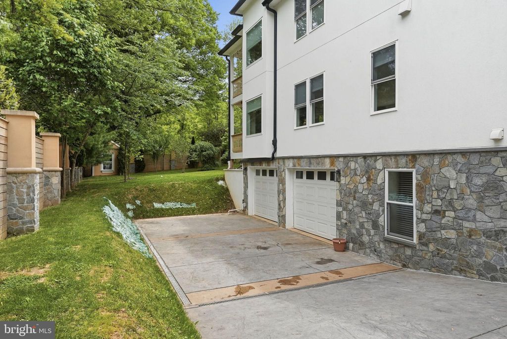 Photo of 10129 Dwight Avenue, FAIRFAX, VA 22032 (MLS # VAFC2008266)