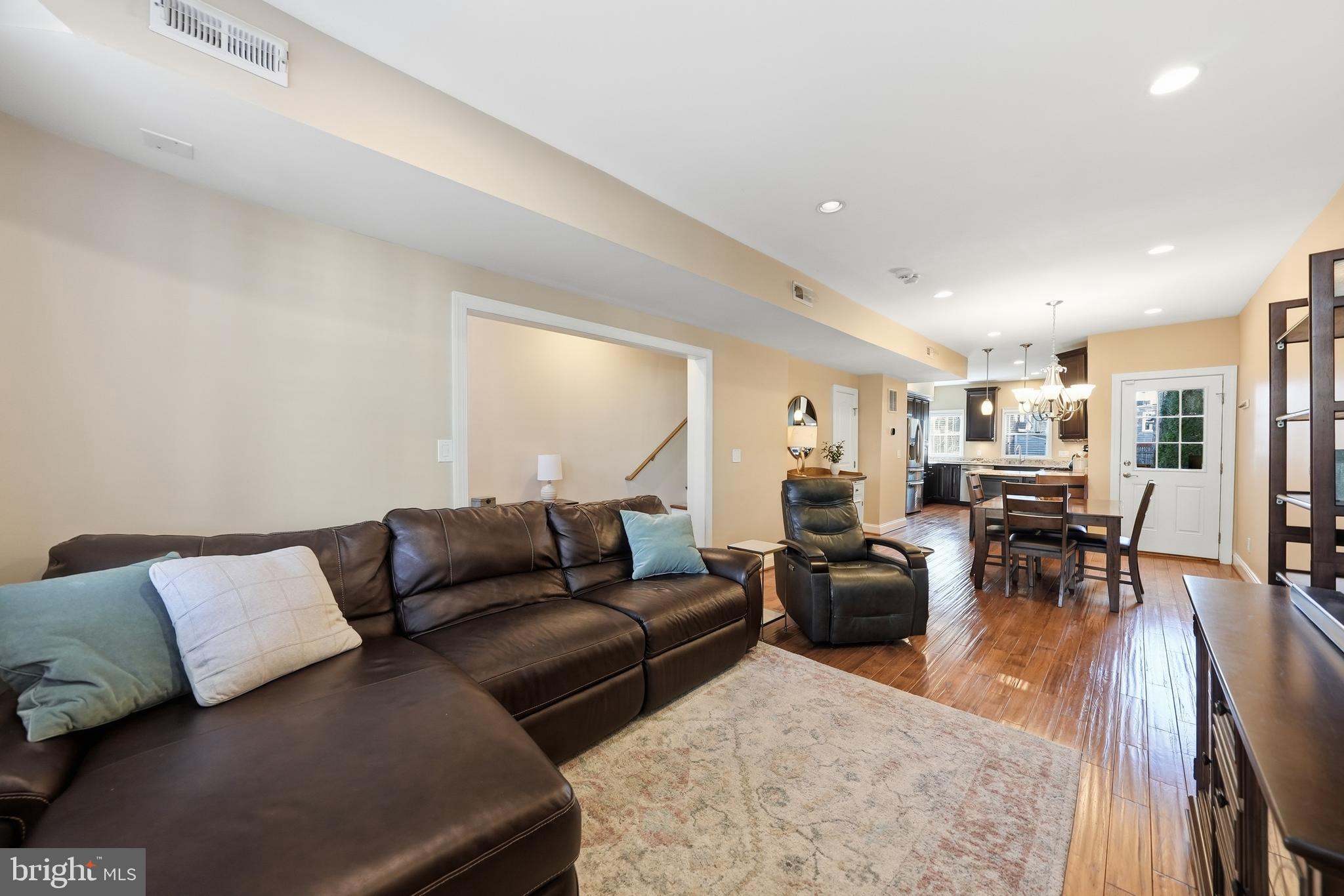 319 1/2 N FAYETTE STREET