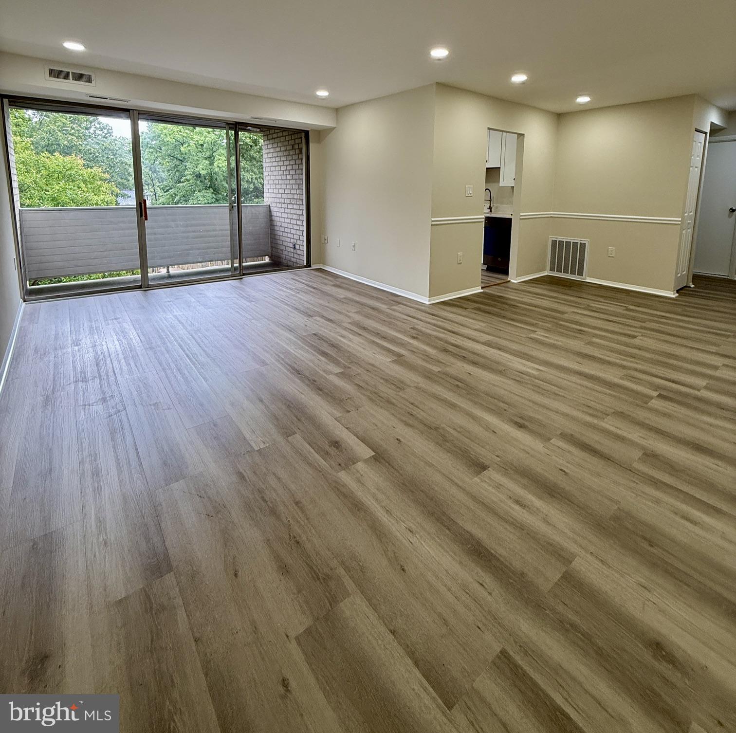 5608 BLOOMFIELD DRIVE 201