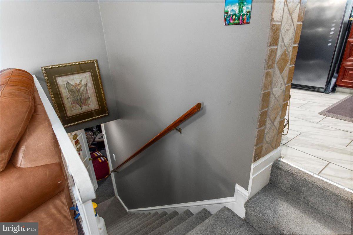 GORDONS CORNER - Residential