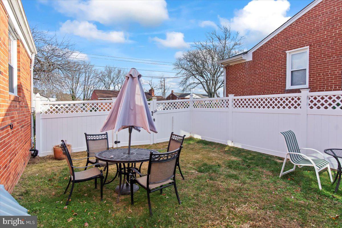 GORDONS CORNER - Residential