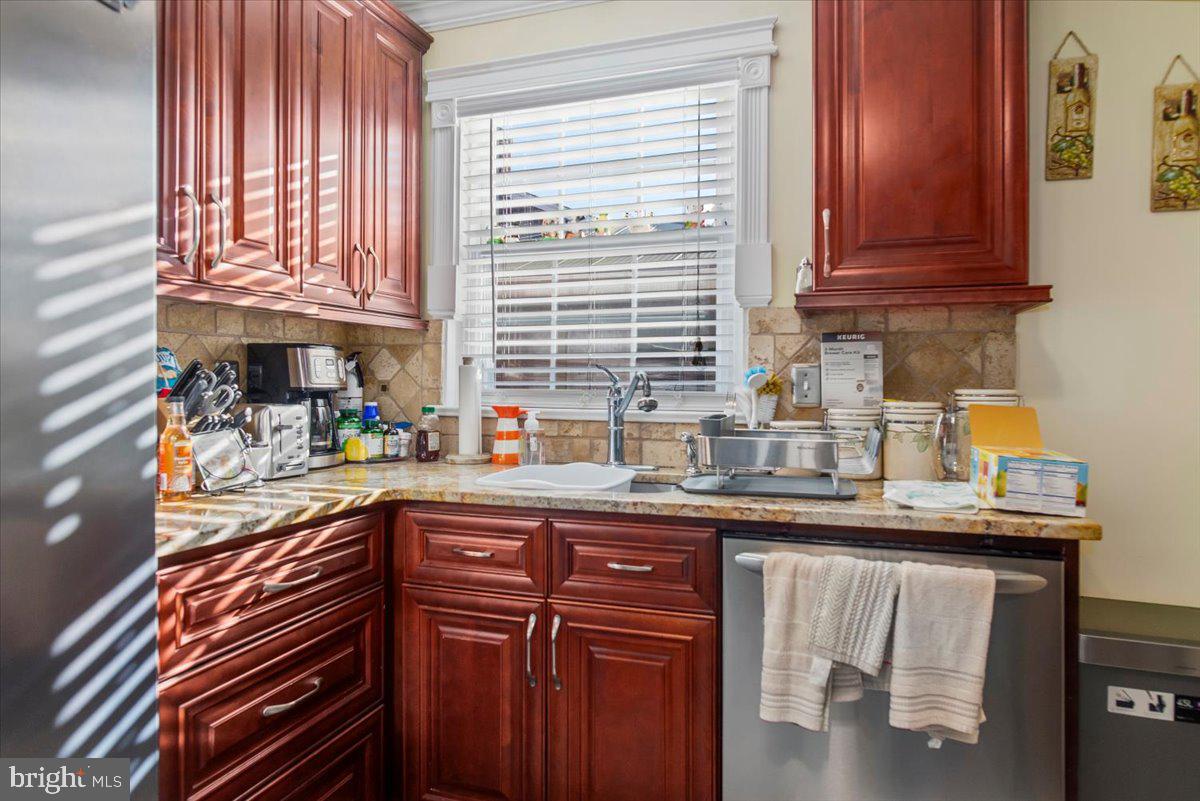 GORDONS CORNER - Residential