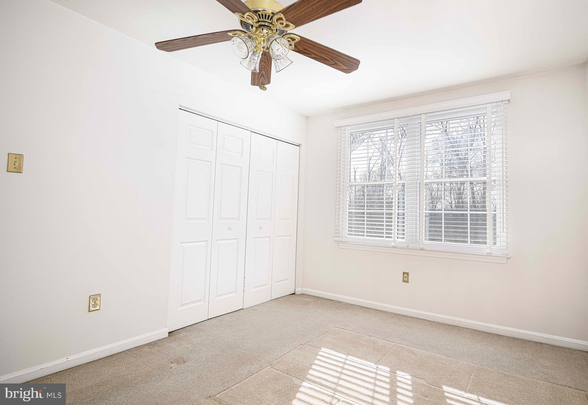 SOUTH HAMPTON - Residential