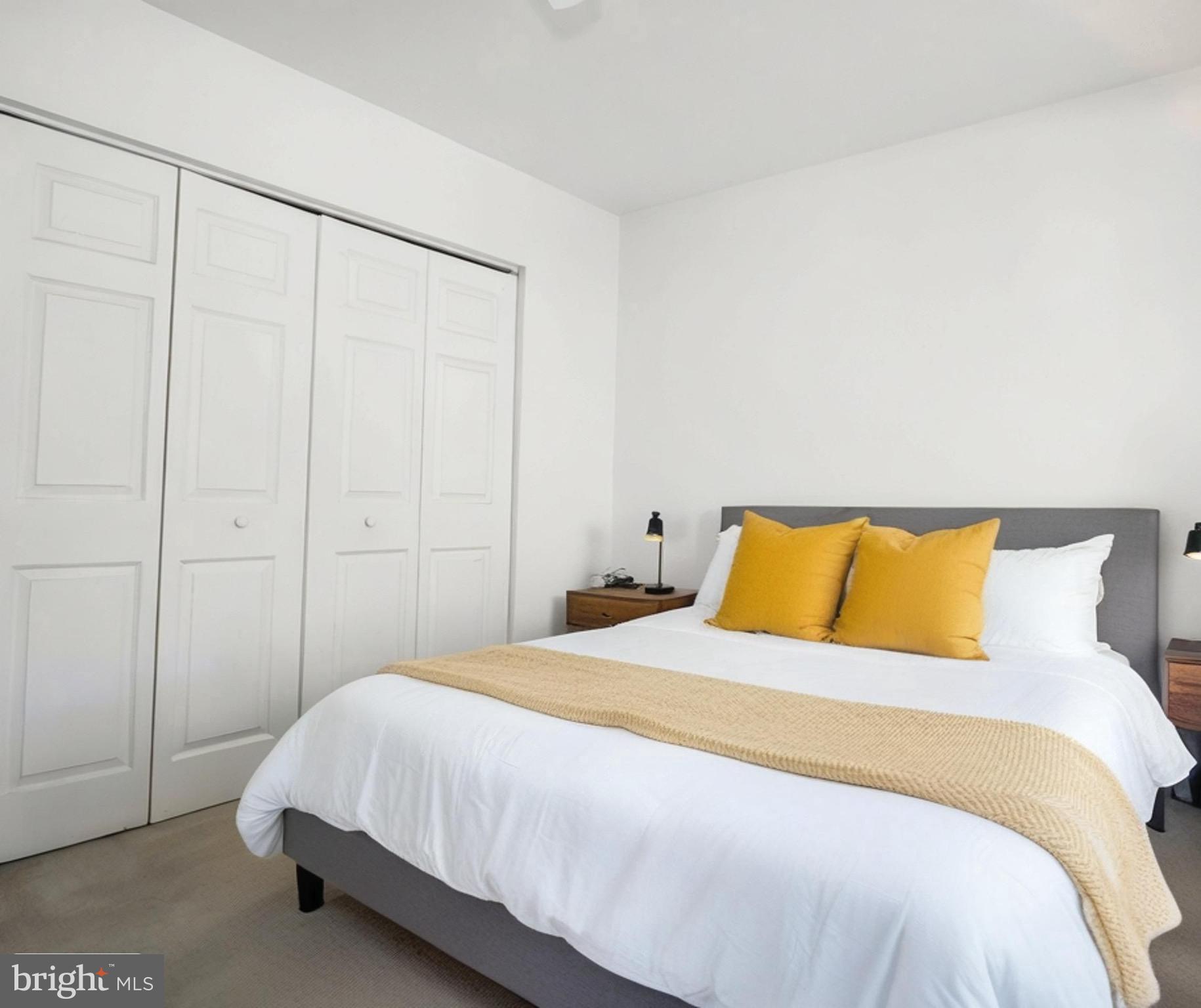 SOUTH HAMPTON - Residential