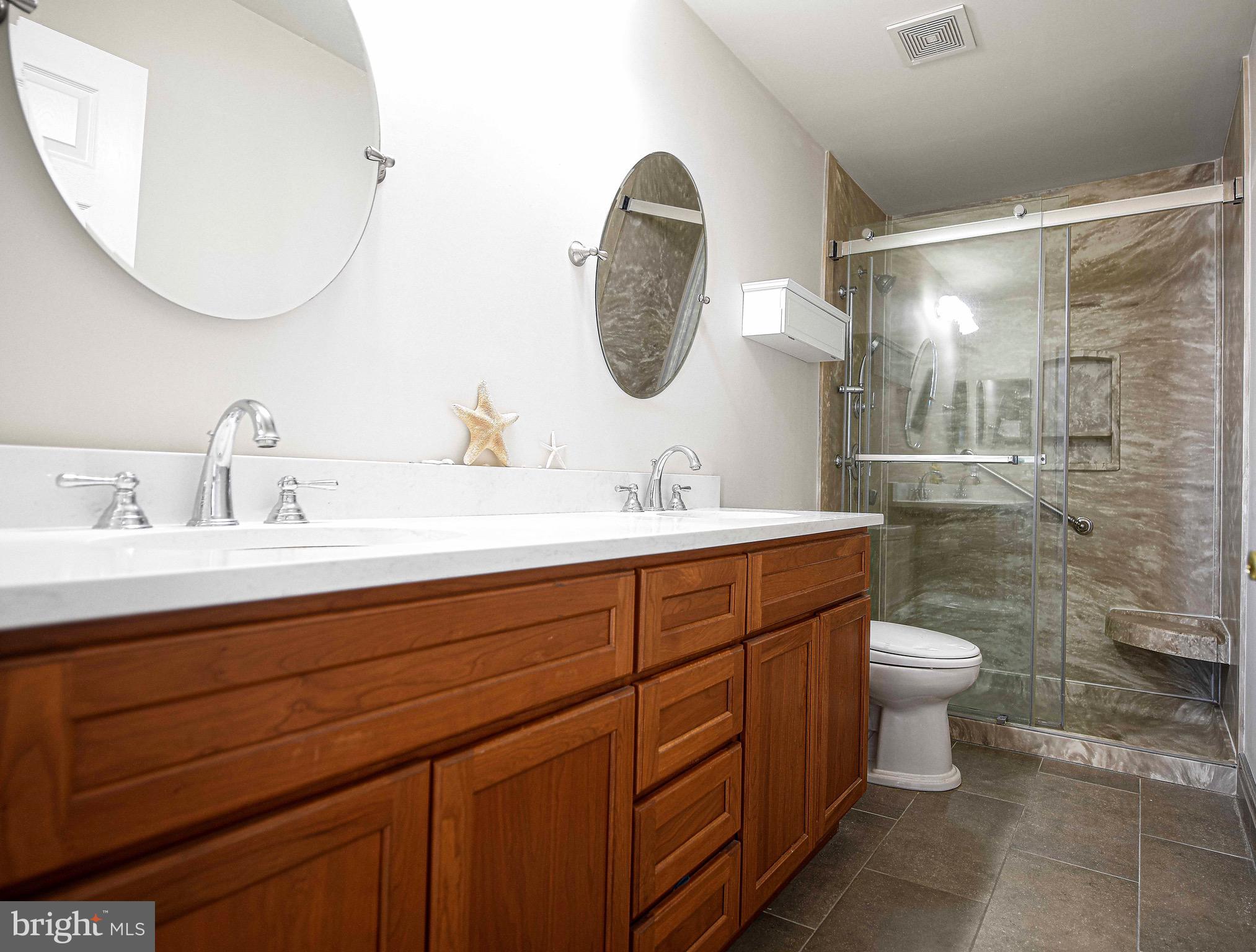 SOUTH HAMPTON - Residential