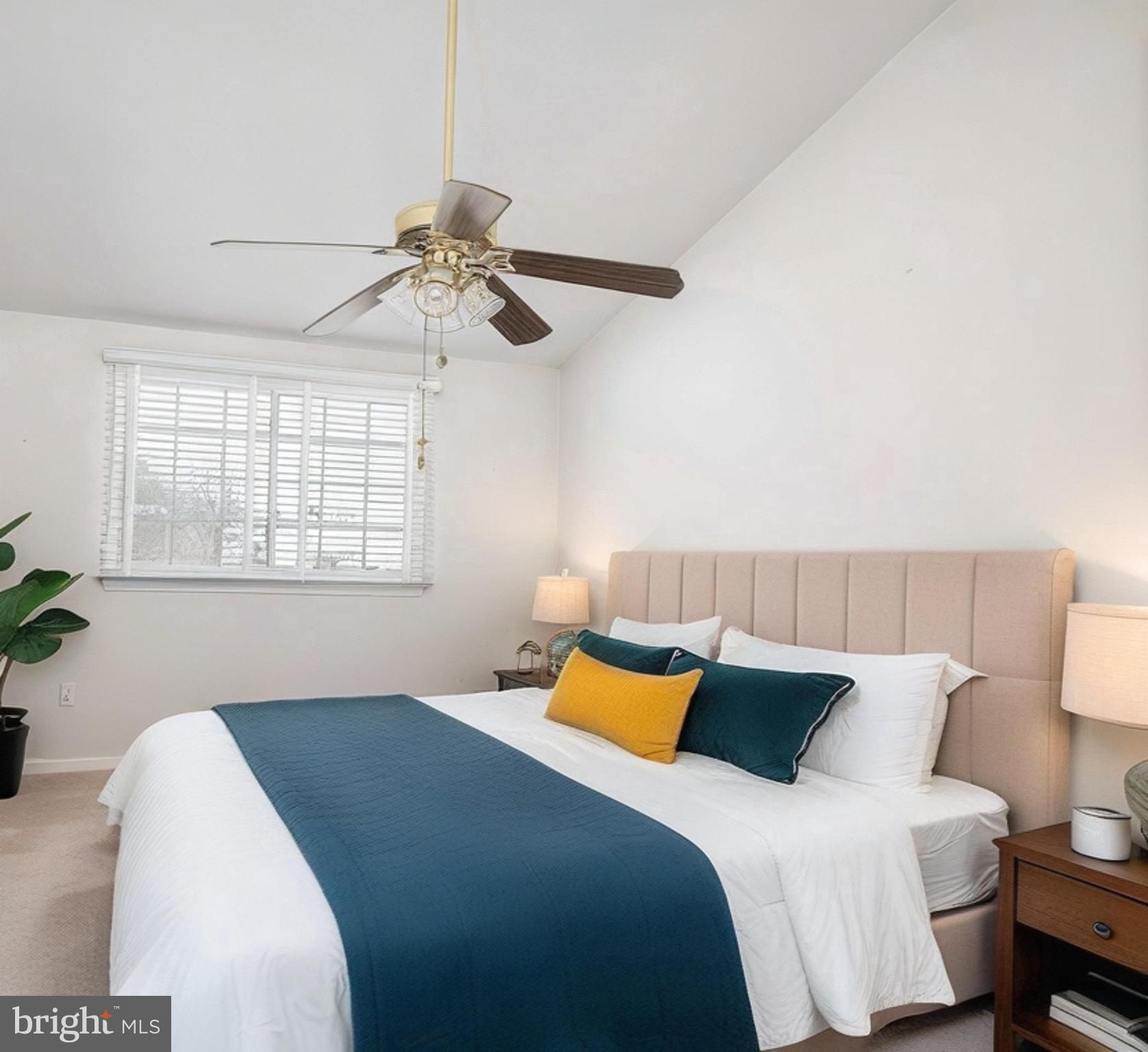 SOUTH HAMPTON - Residential