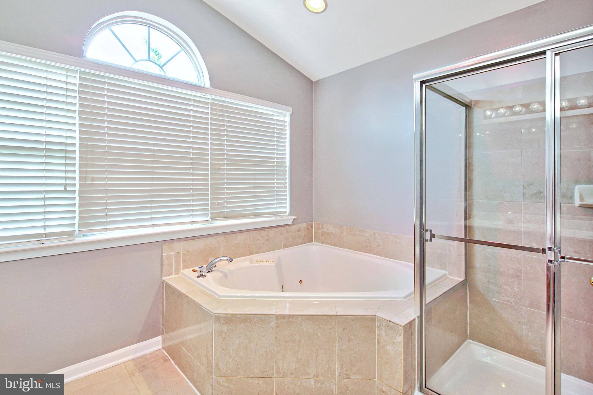 WOODVIEW VILLAGE - Residential Lease