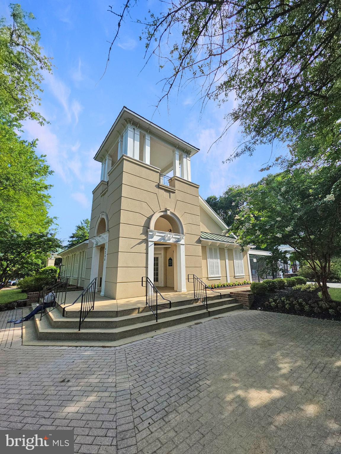 WOODVIEW VILLAGE - Residential Lease