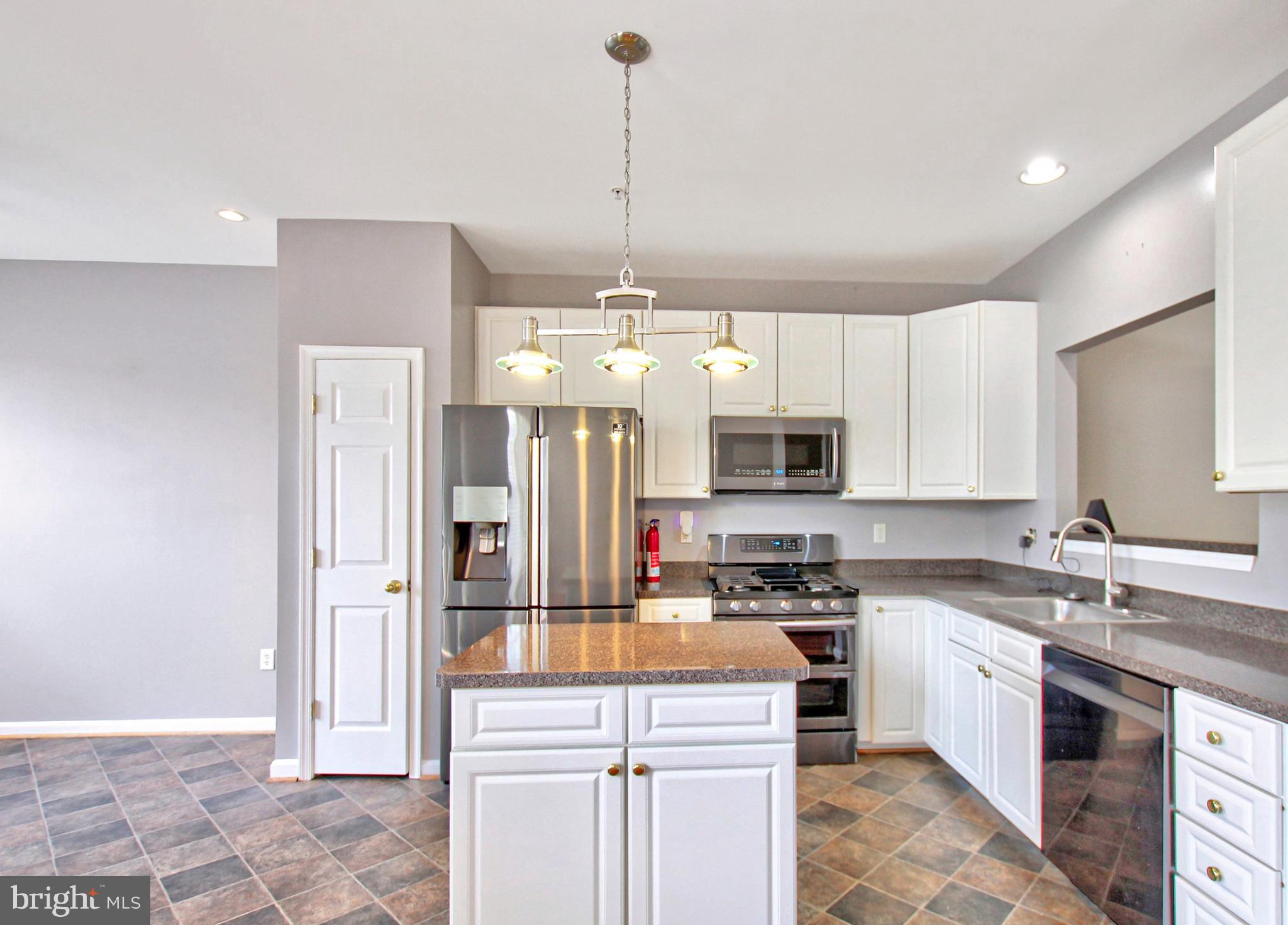 WOODVIEW VILLAGE - Residential Lease