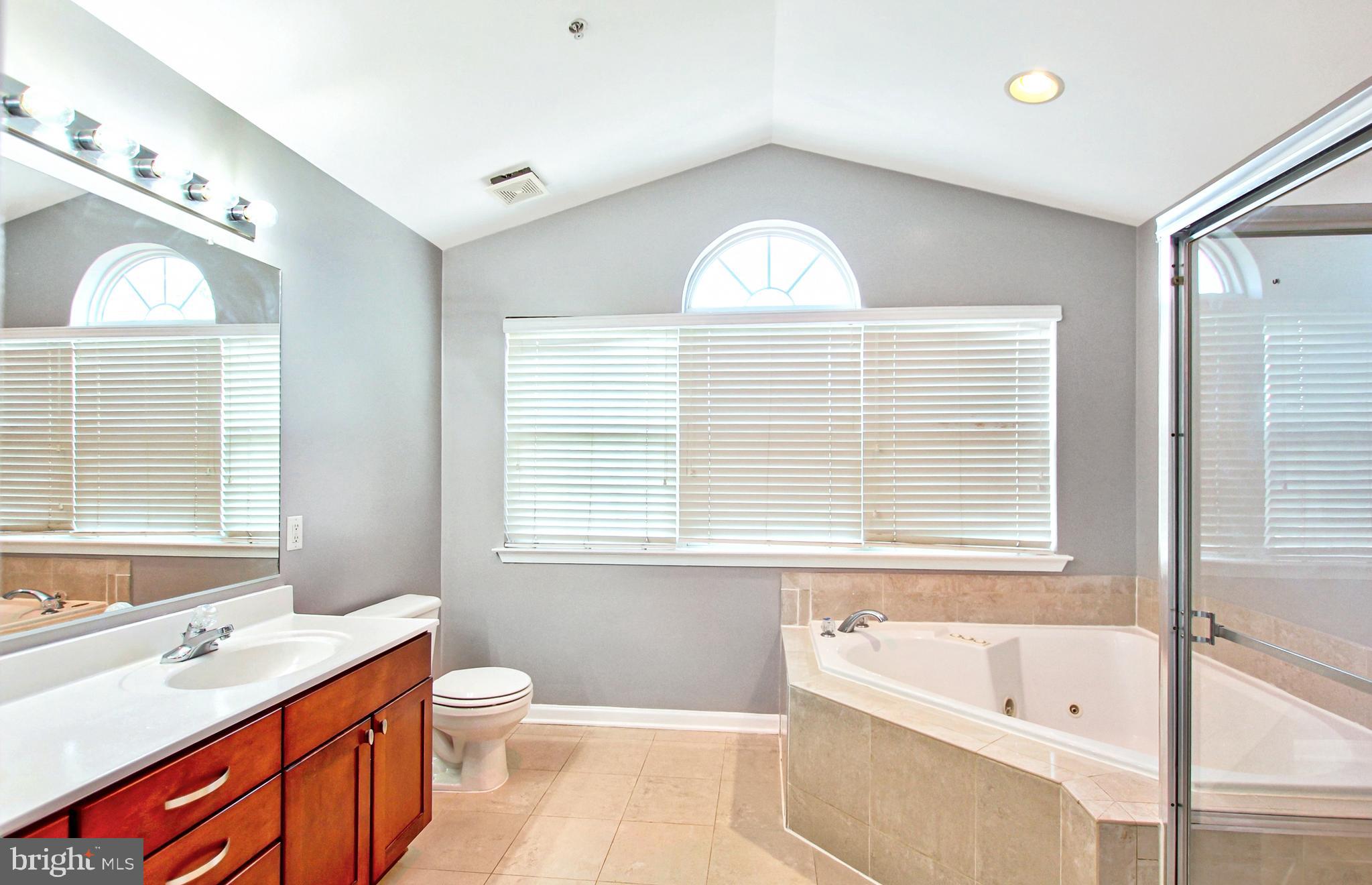 WOODVIEW VILLAGE - Residential Lease