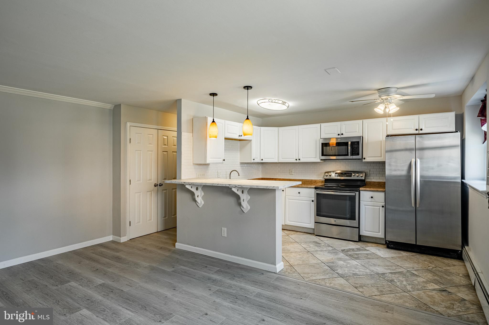 335 E LANCASTER AVENUE E4