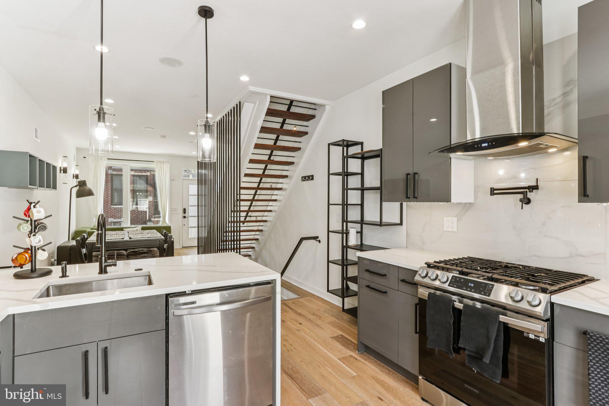 POINT BREEZE - Residential