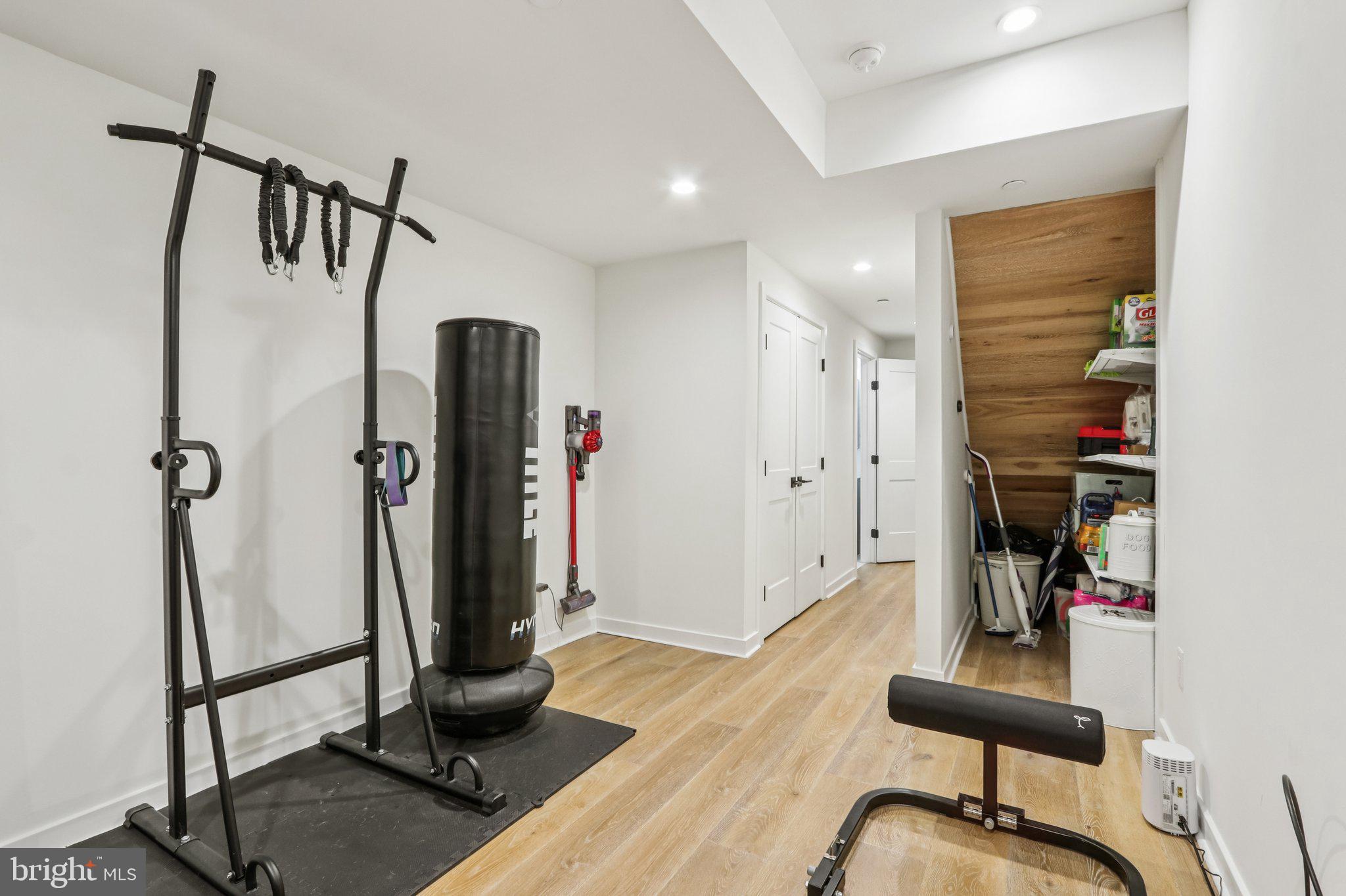 POINT BREEZE - Residential