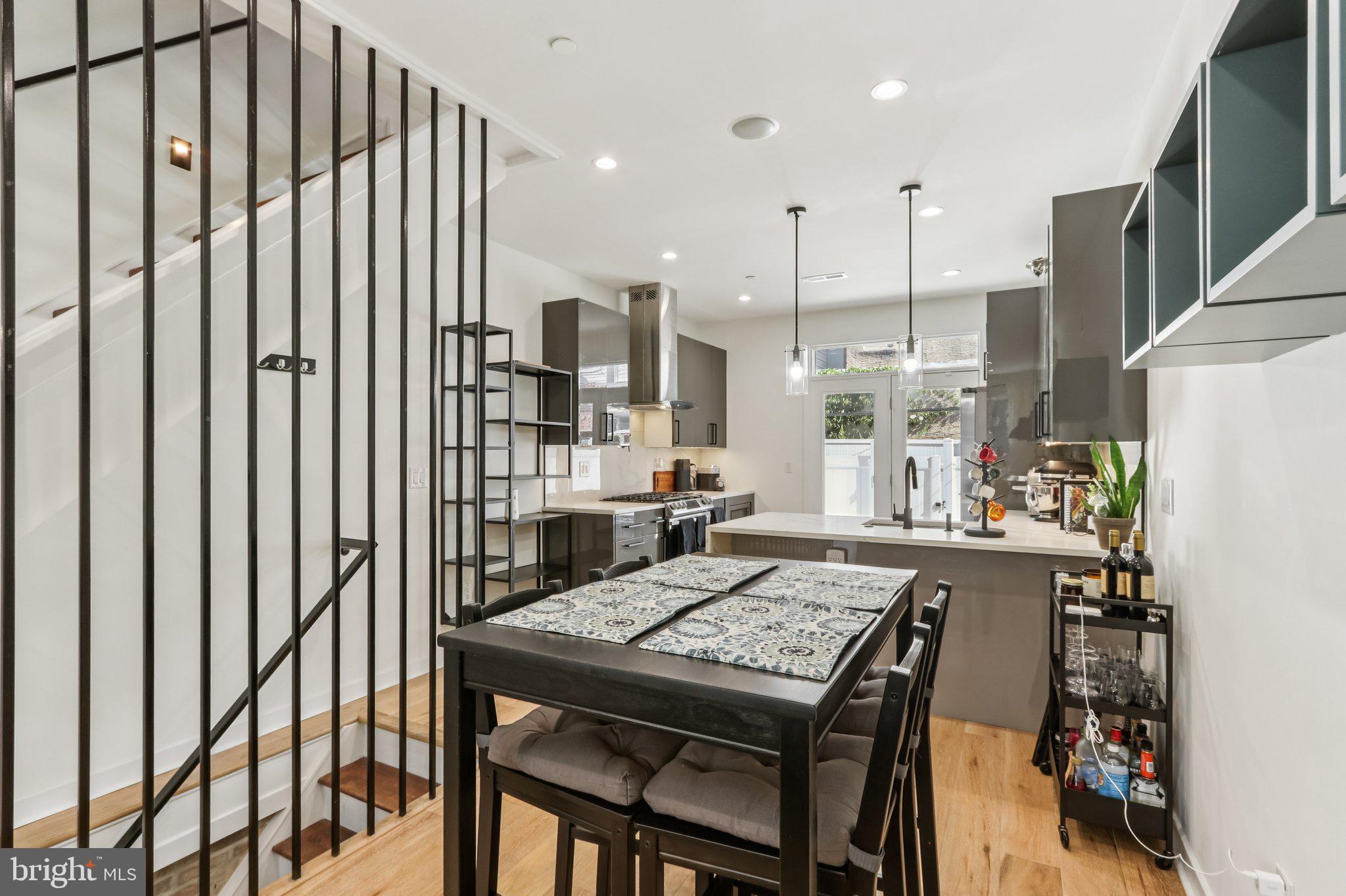 POINT BREEZE - Residential