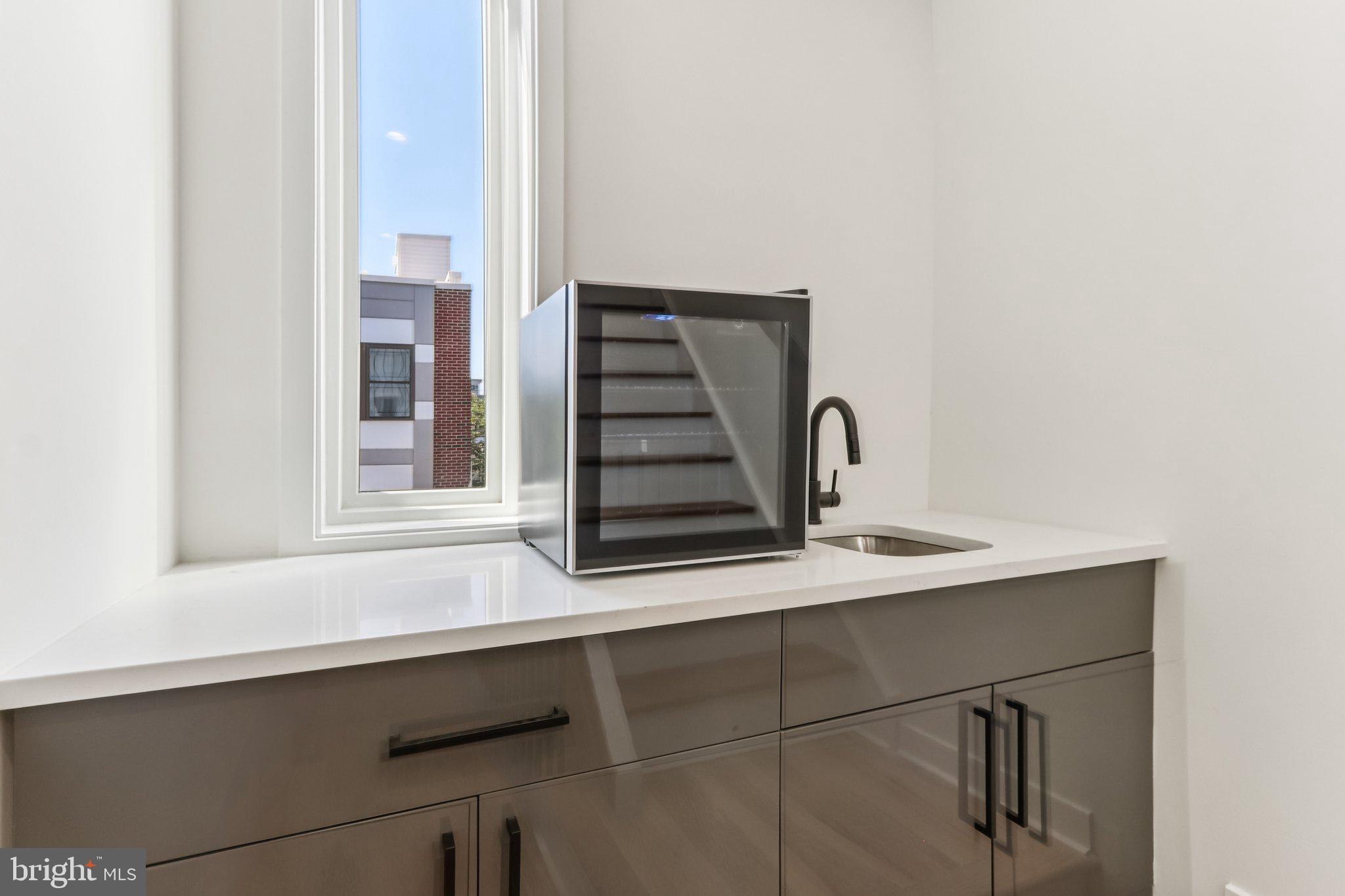 POINT BREEZE - Residential