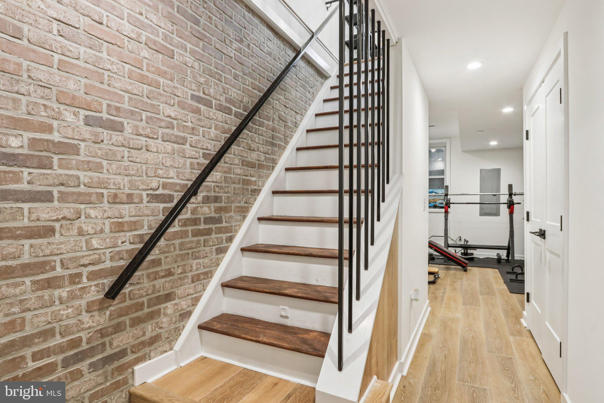 POINT BREEZE - Residential