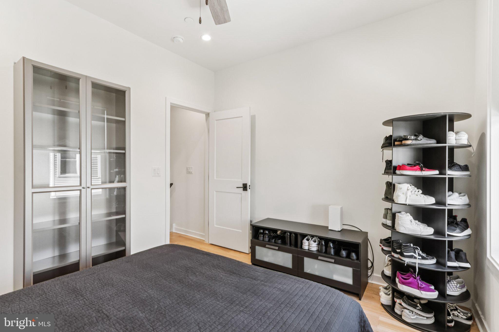 POINT BREEZE - Residential