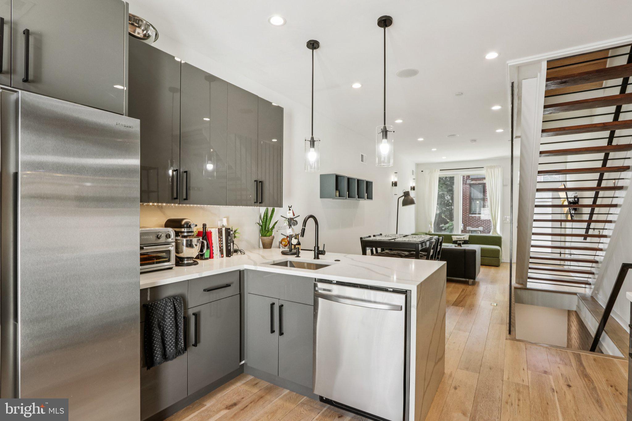 POINT BREEZE - Residential