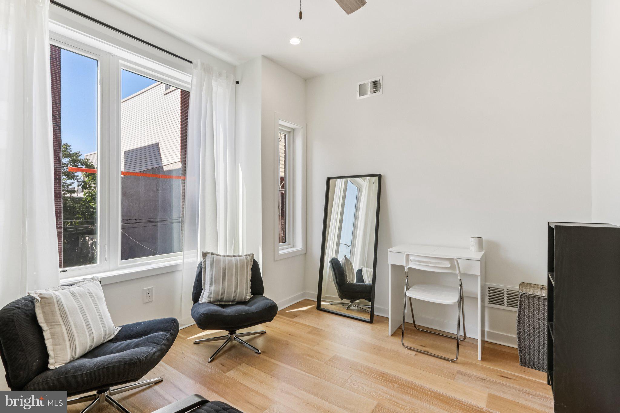 POINT BREEZE - Residential