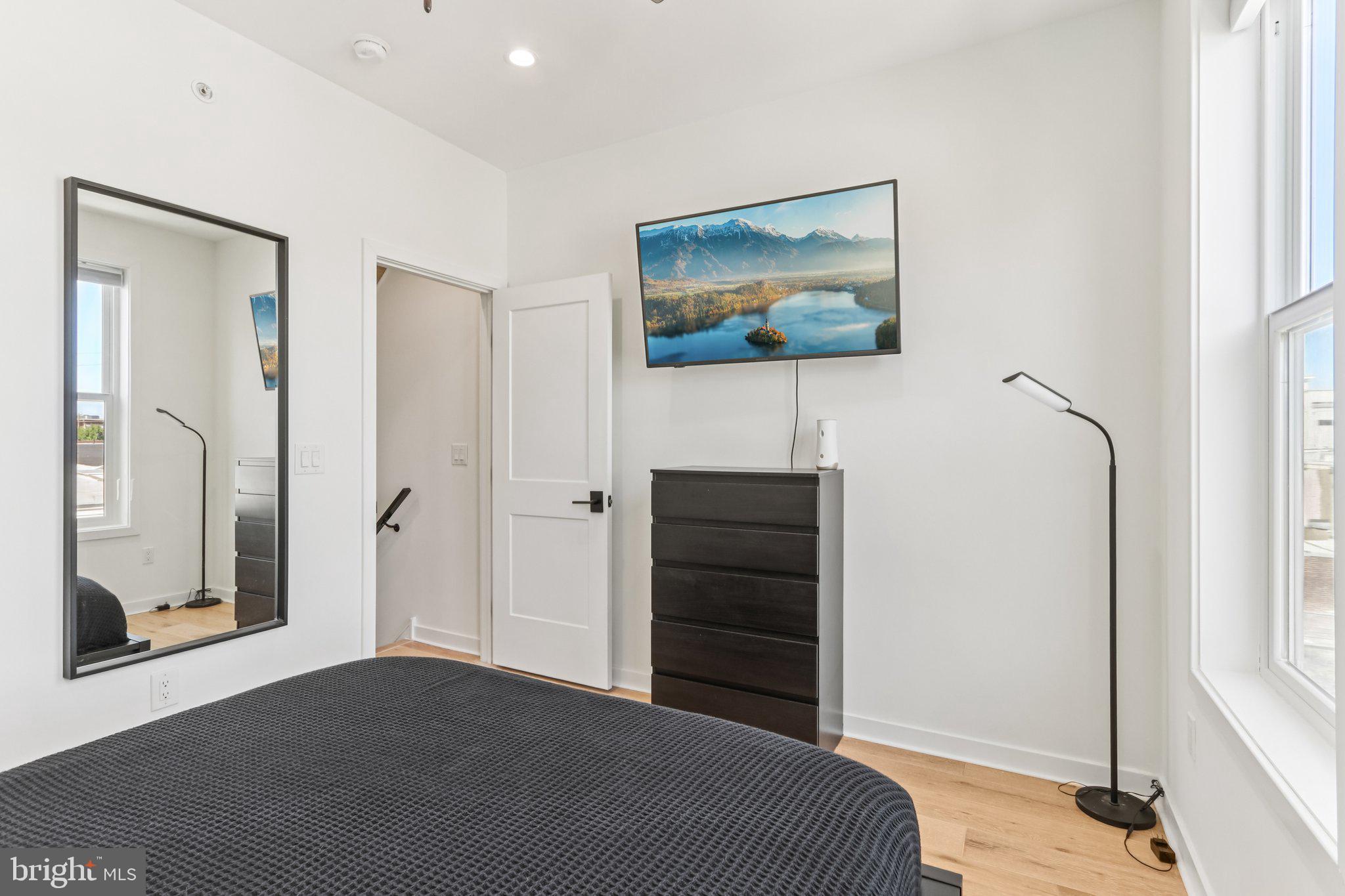 POINT BREEZE - Residential