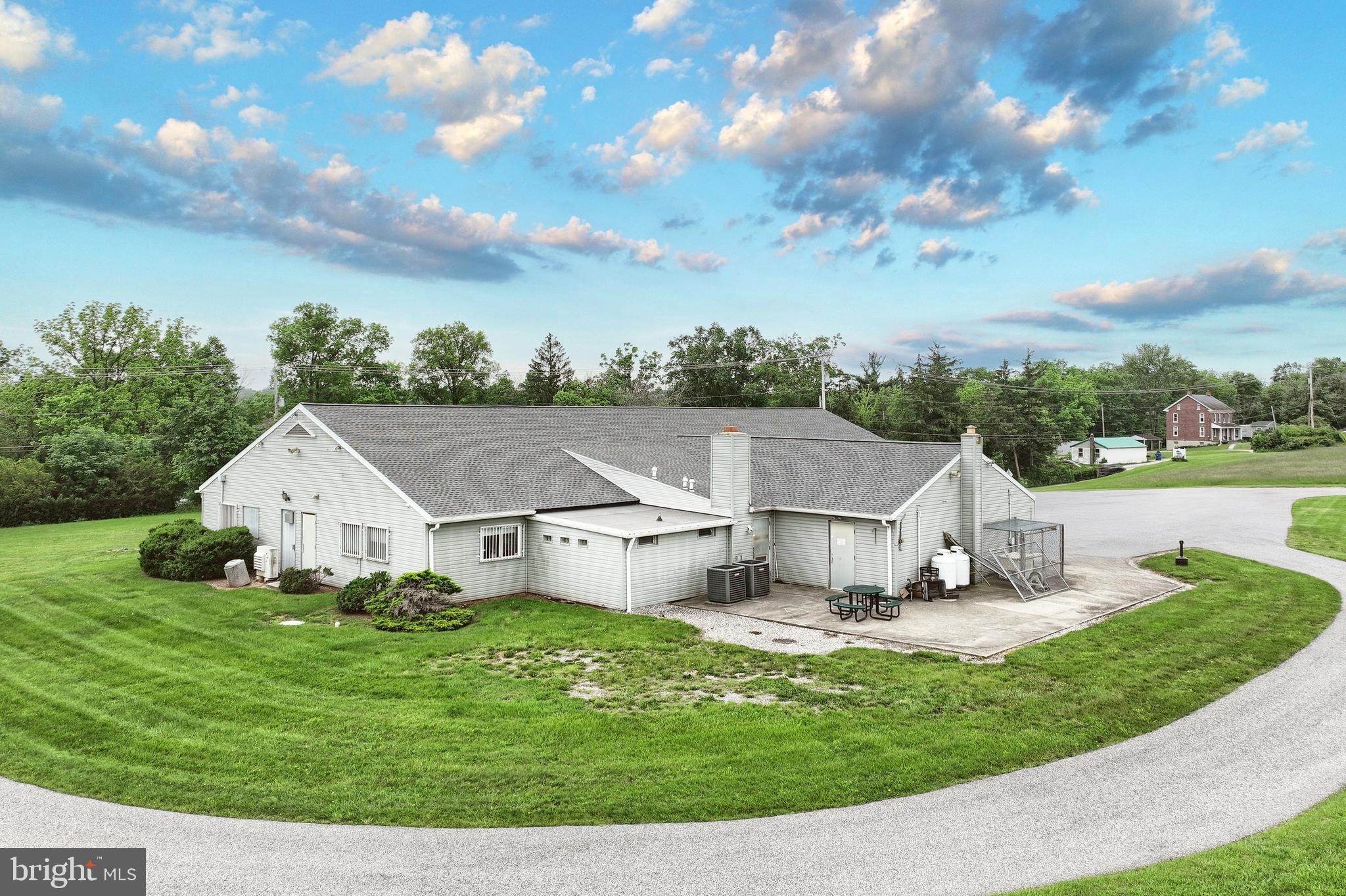 190 E CANAL ROAD