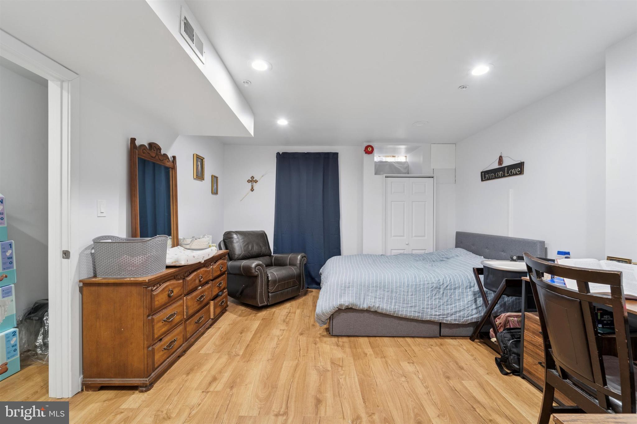 FAIRMOUNT - Residential Income