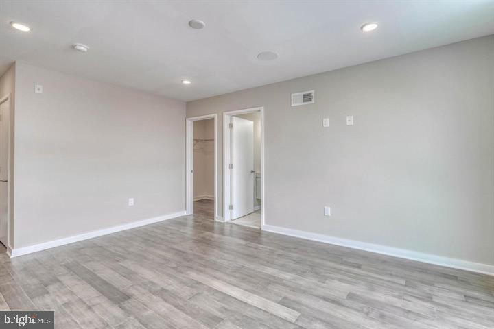 SOUTH KENSINGTON - Residential Income