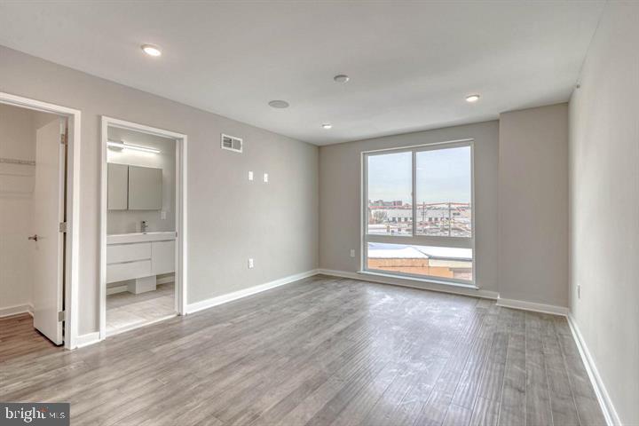 SOUTH KENSINGTON - Residential Income