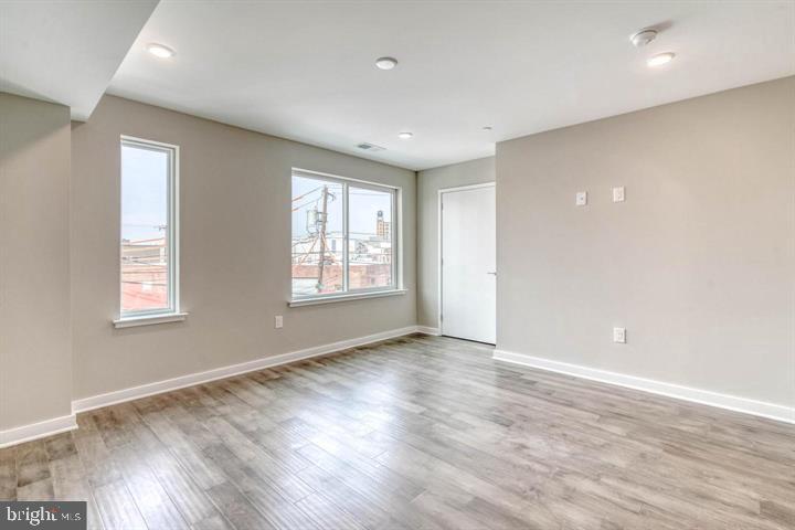 SOUTH KENSINGTON - Residential Income