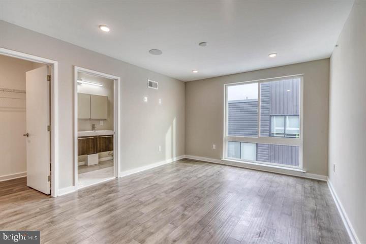 SOUTH KENSINGTON - Residential Income