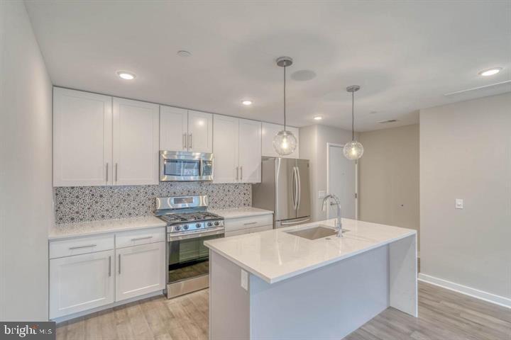 SOUTH KENSINGTON - Residential Income