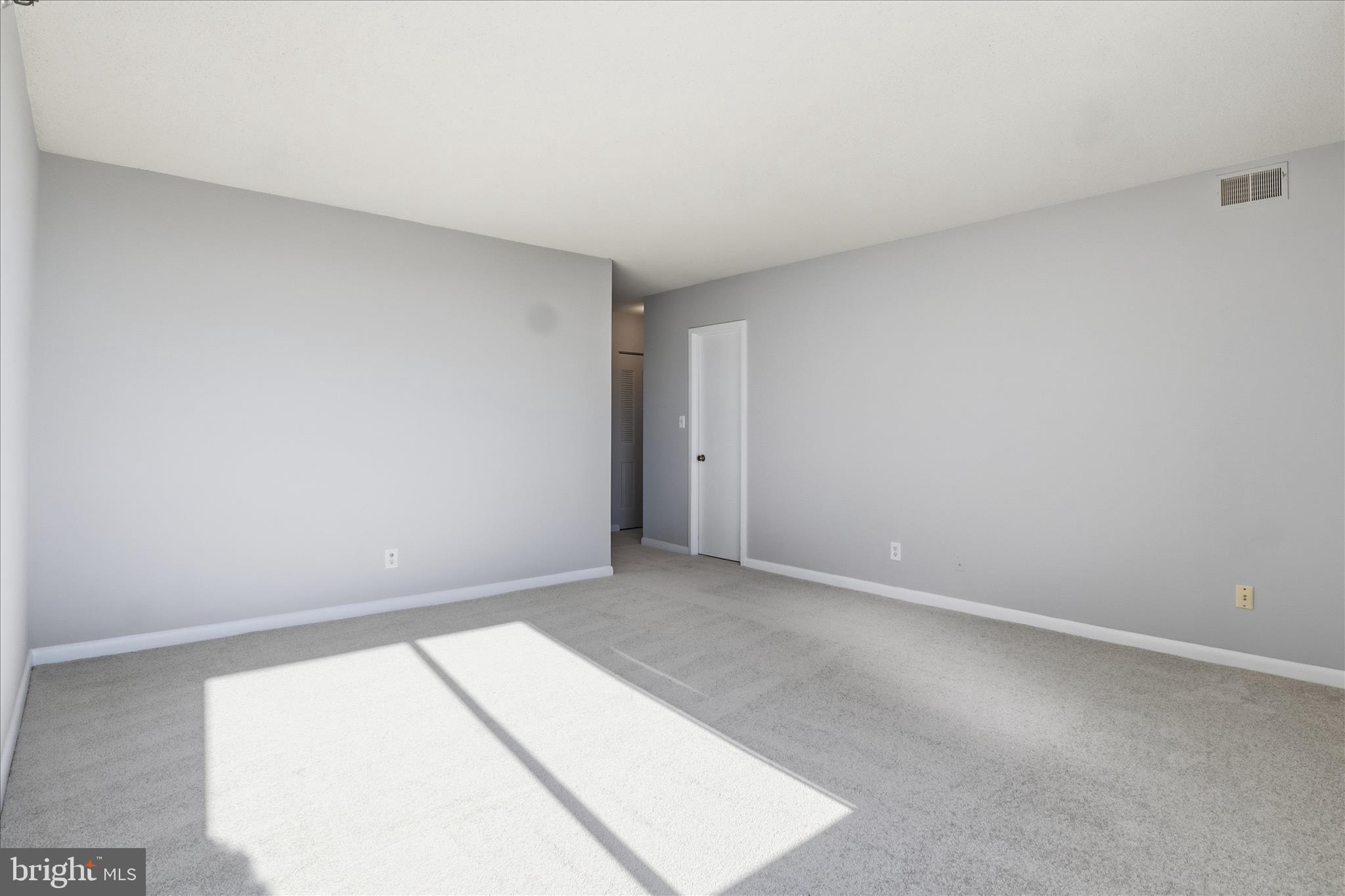 SKYLINE HOUSE - Residential