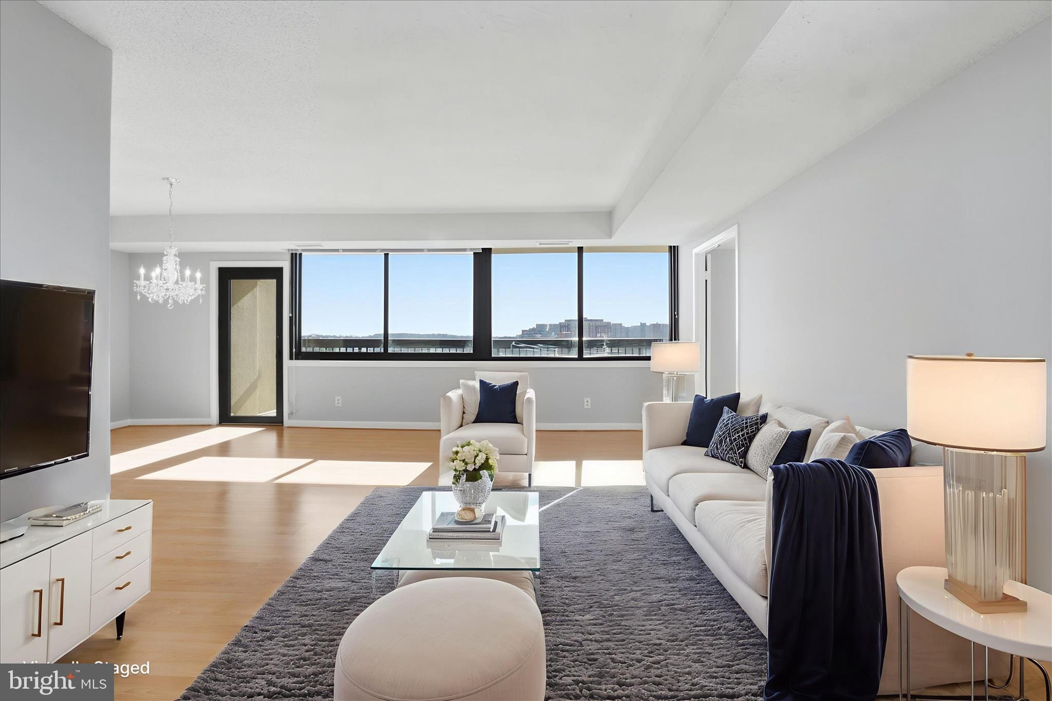 SKYLINE HOUSE - Residential