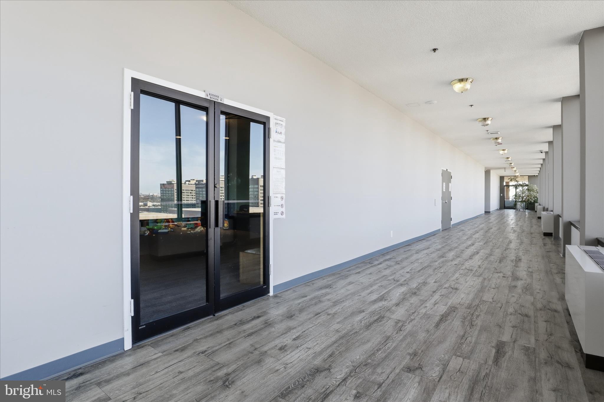 SKYLINE HOUSE - Residential