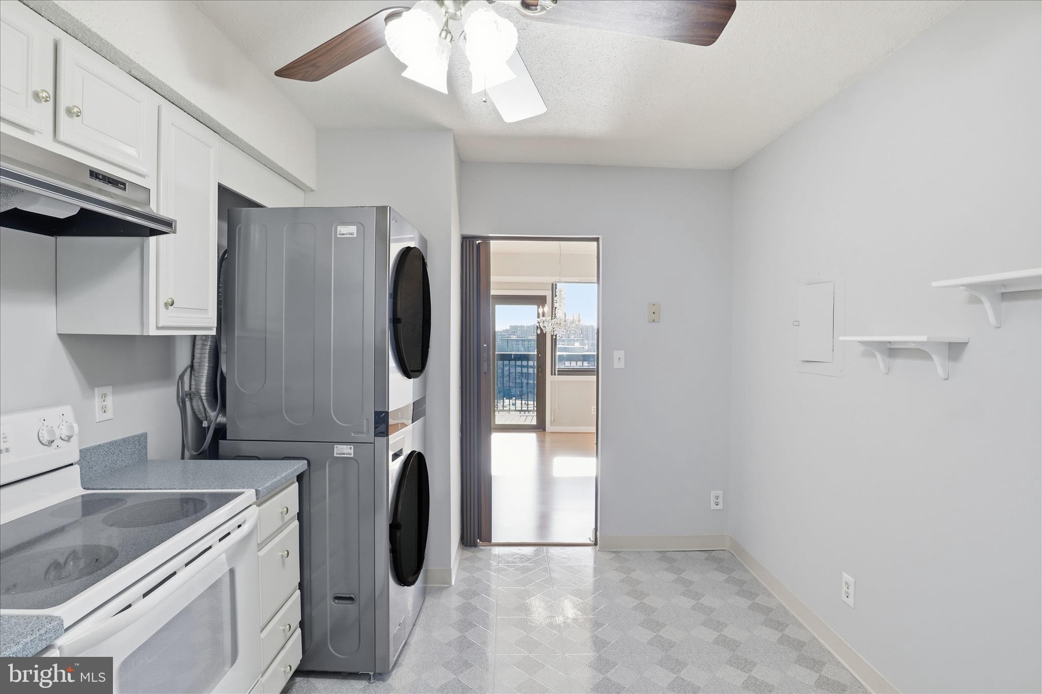 SKYLINE HOUSE - Residential