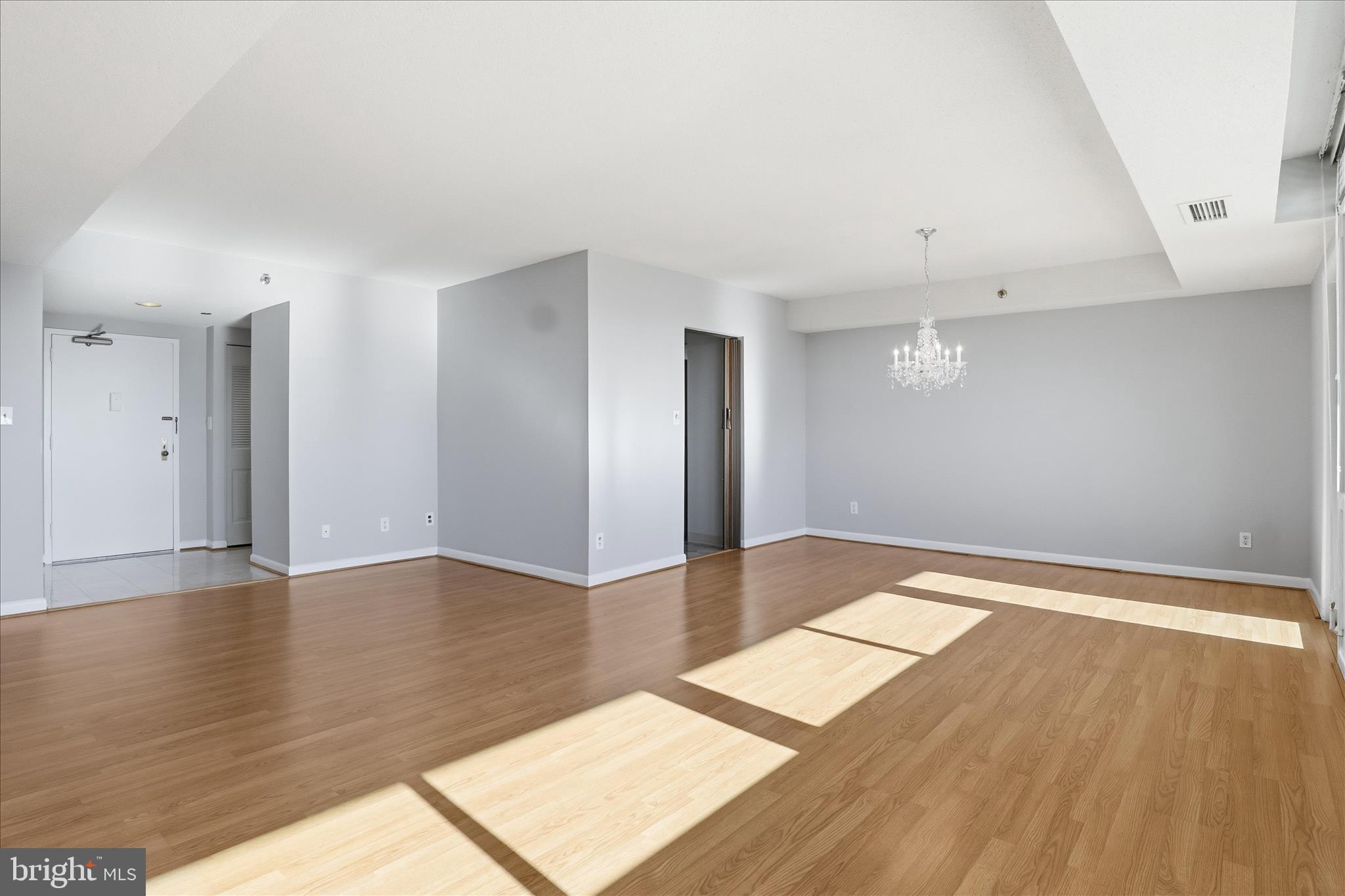 SKYLINE HOUSE - Residential