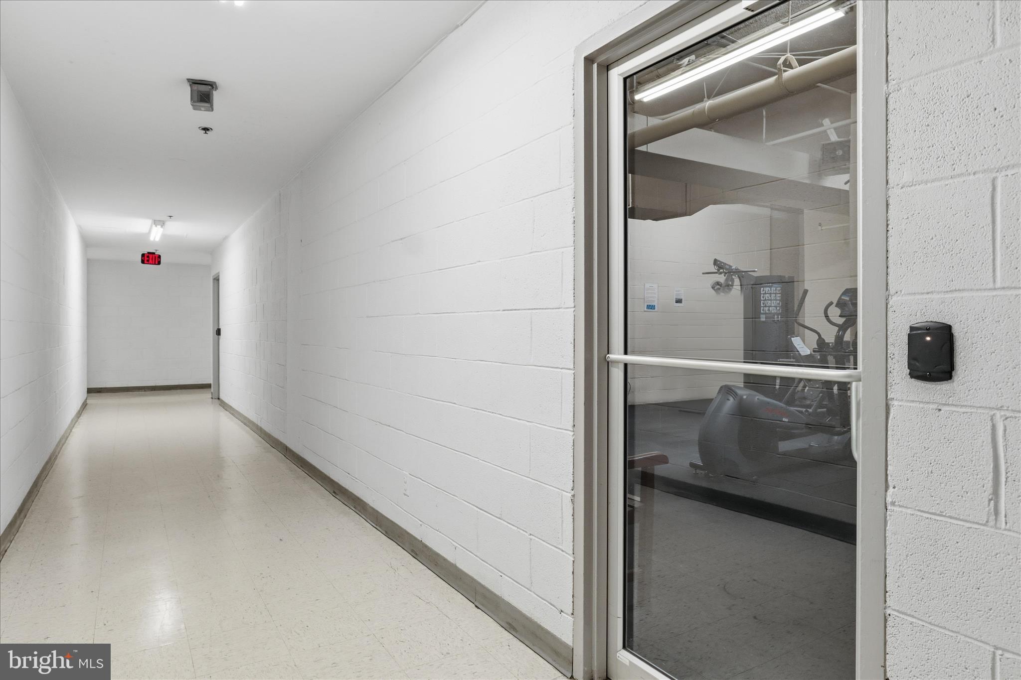 SKYLINE HOUSE - Residential