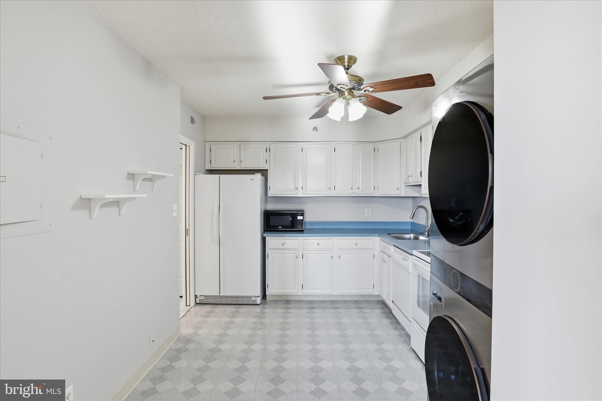 SKYLINE HOUSE - Residential