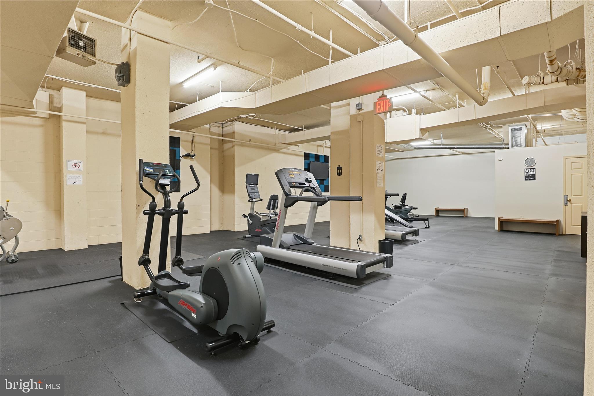 SKYLINE HOUSE - Residential