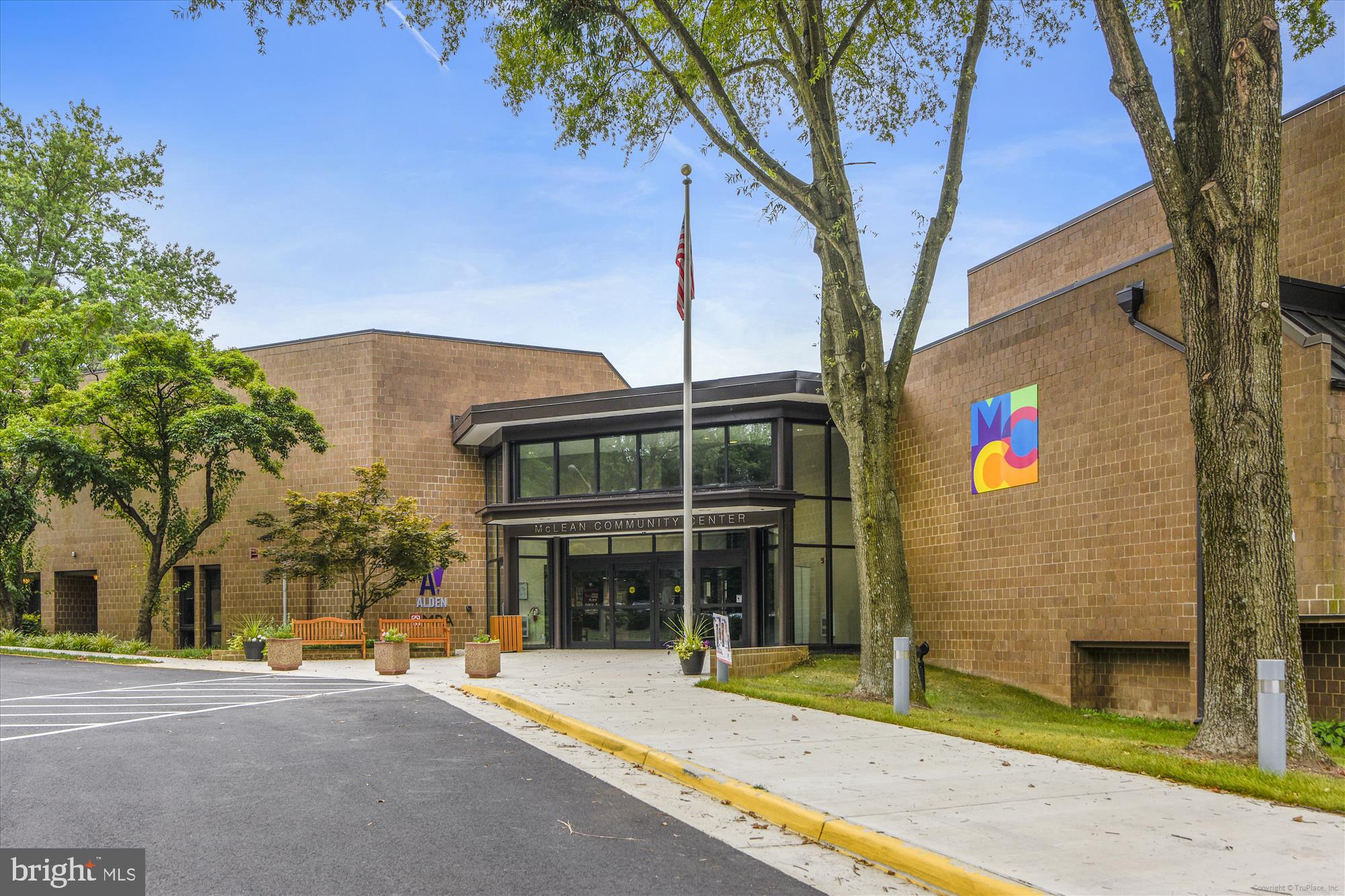 MC LEAN HUNT ESTATES - Residential