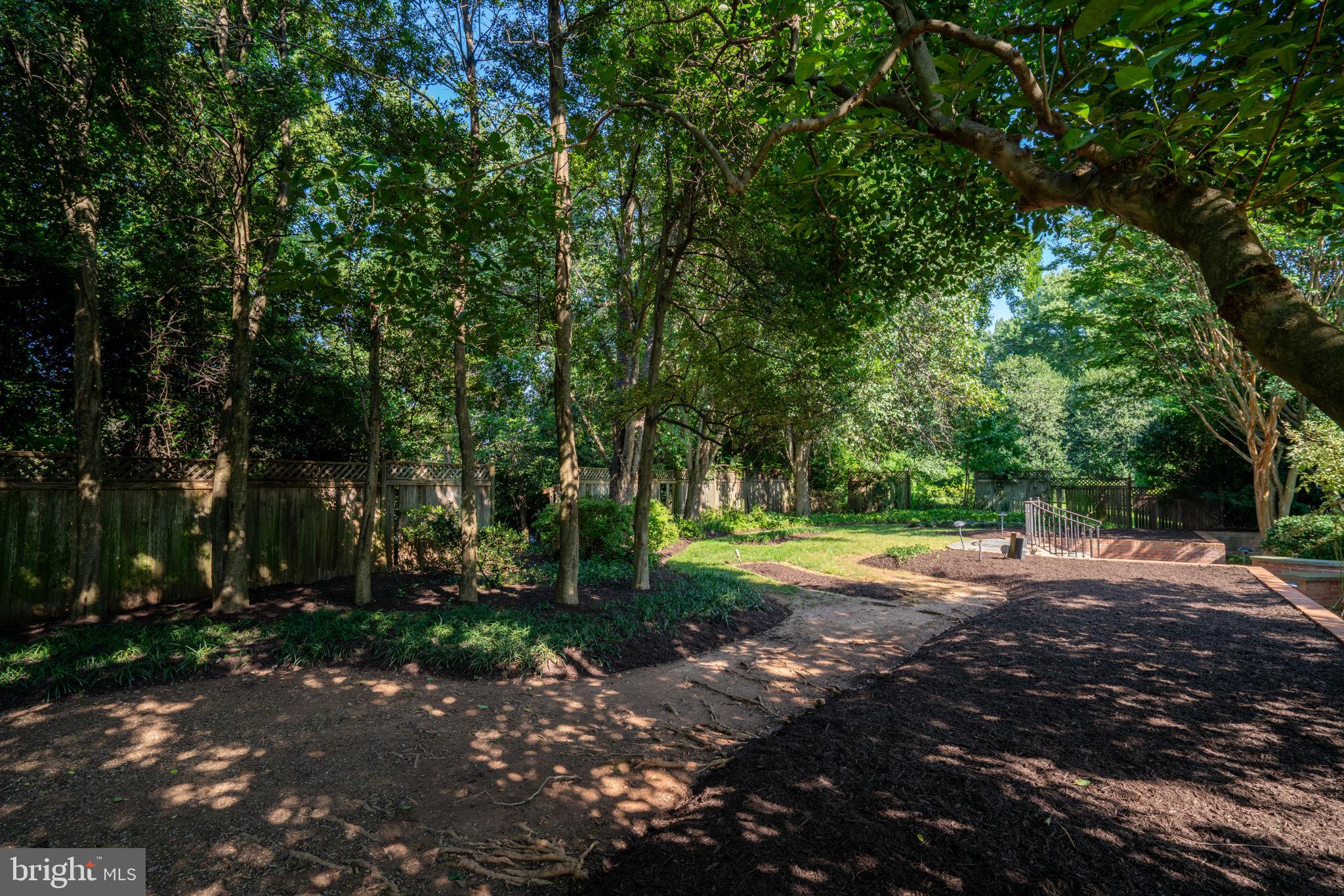 MC LEAN HUNT ESTATES - Residential