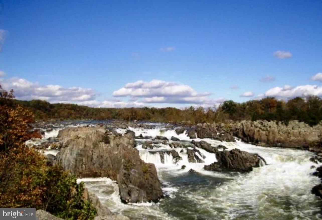 MC LEAN HUNT ESTATES - Residential