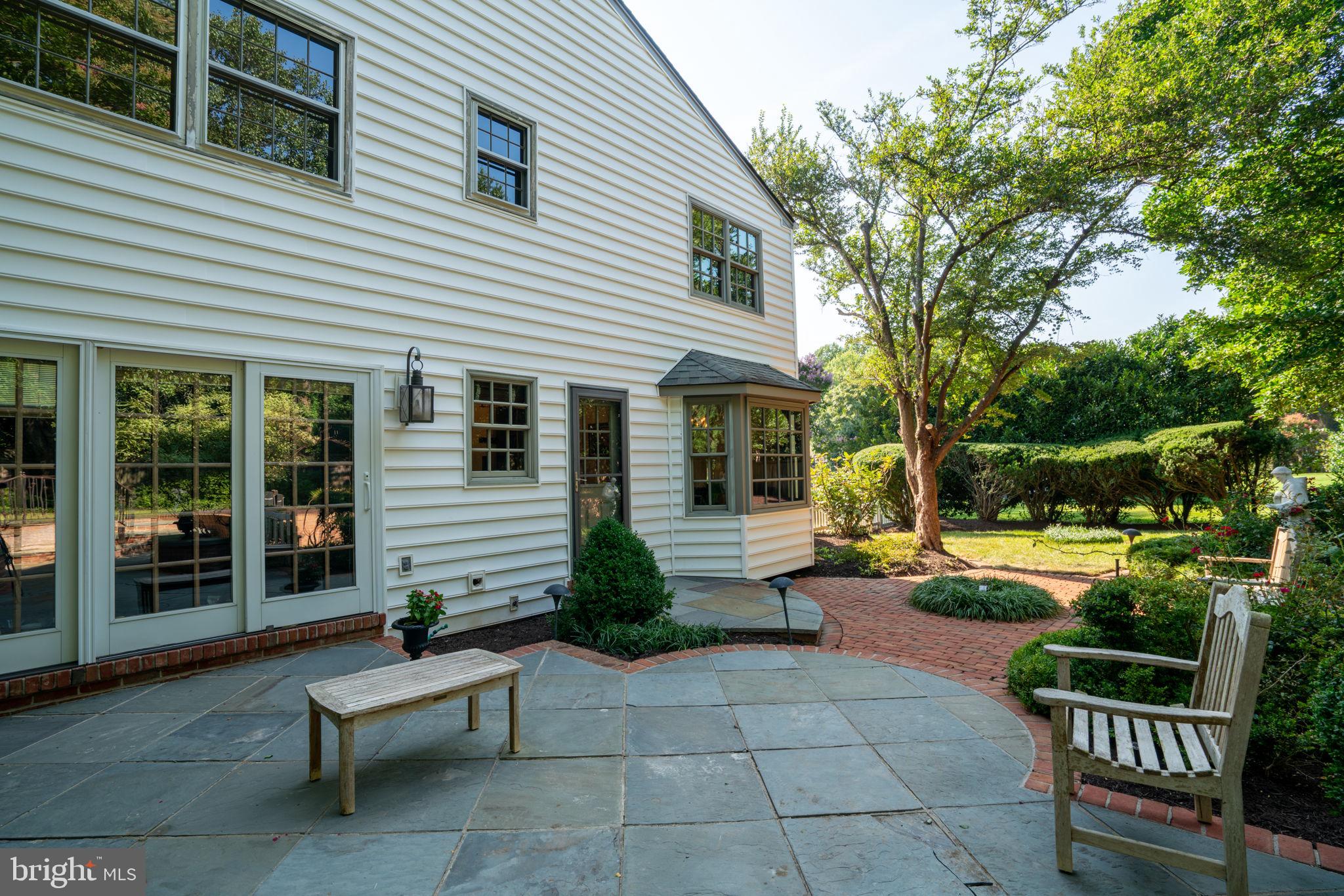 MC LEAN HUNT ESTATES - Residential