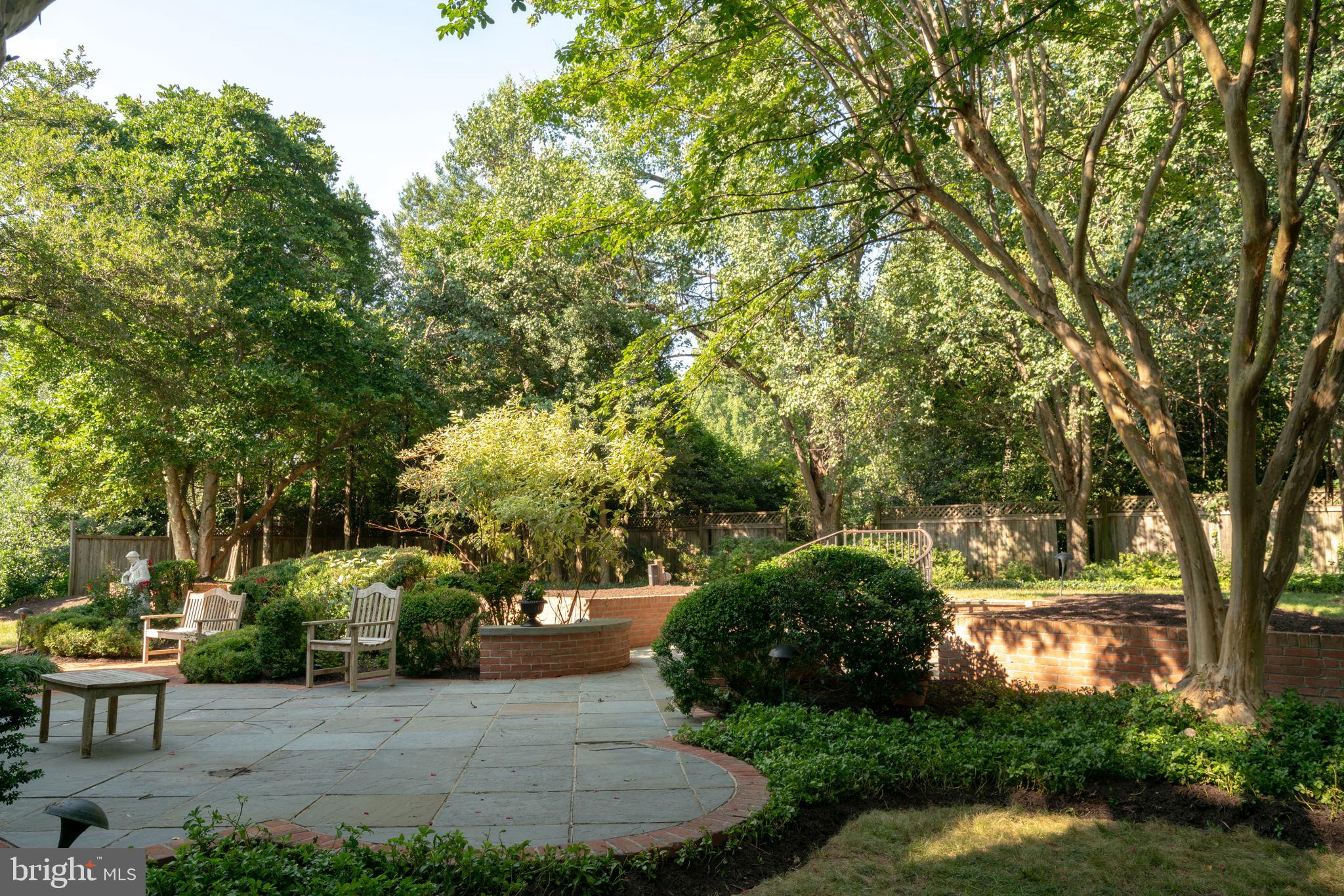 MC LEAN HUNT ESTATES - Residential