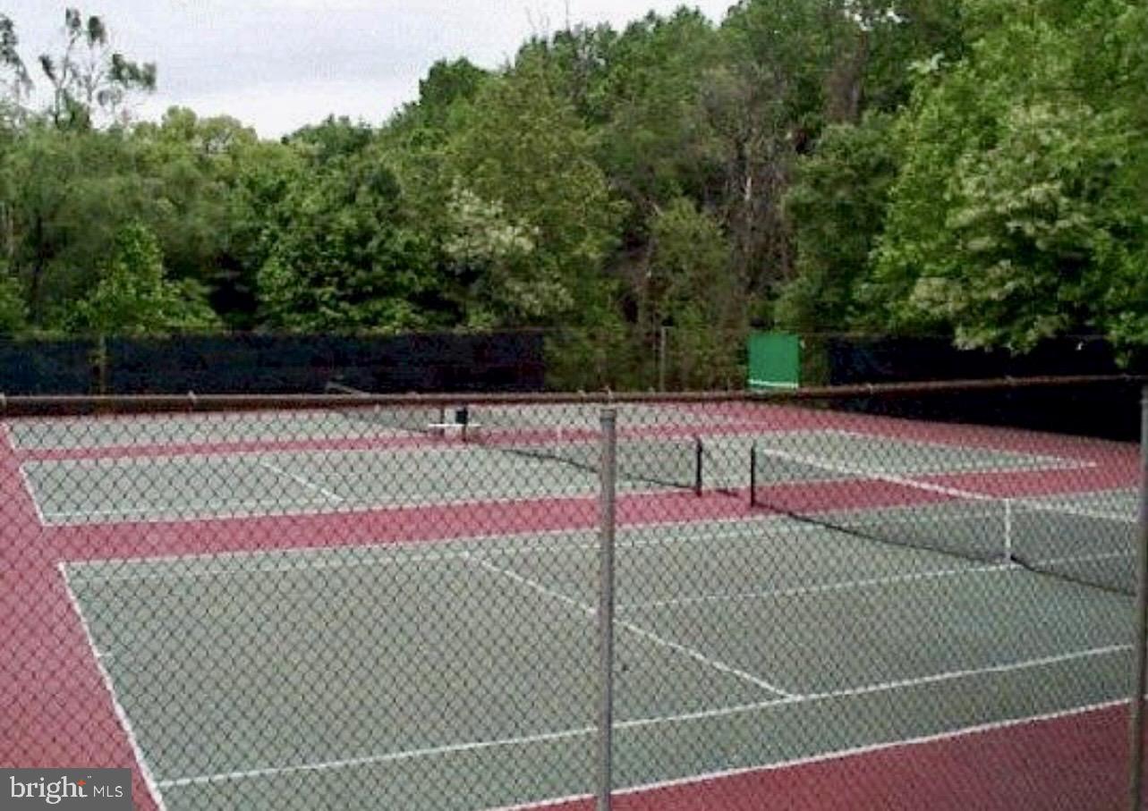 MC LEAN HUNT ESTATES - Residential