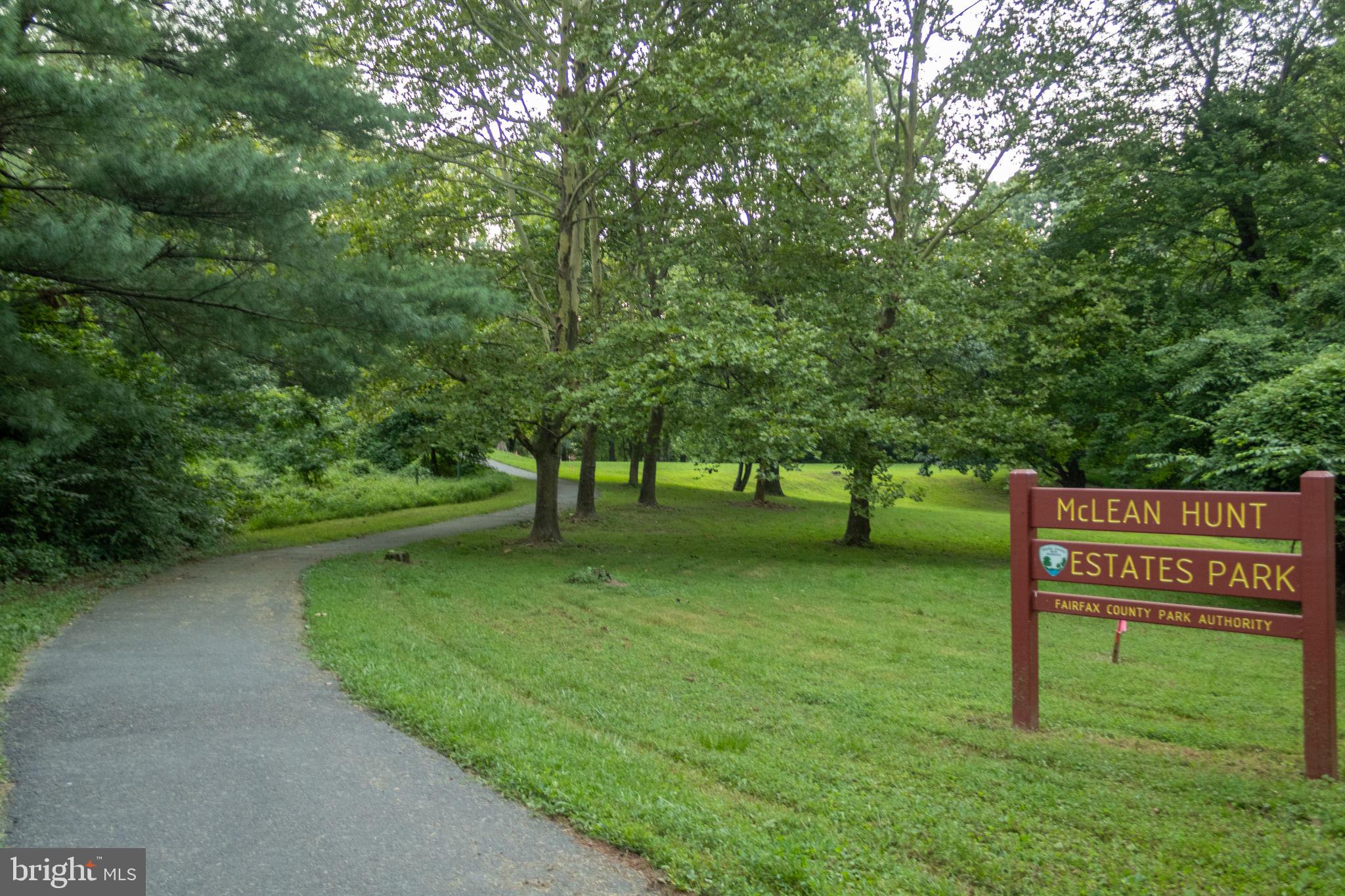 MC LEAN HUNT ESTATES - Residential